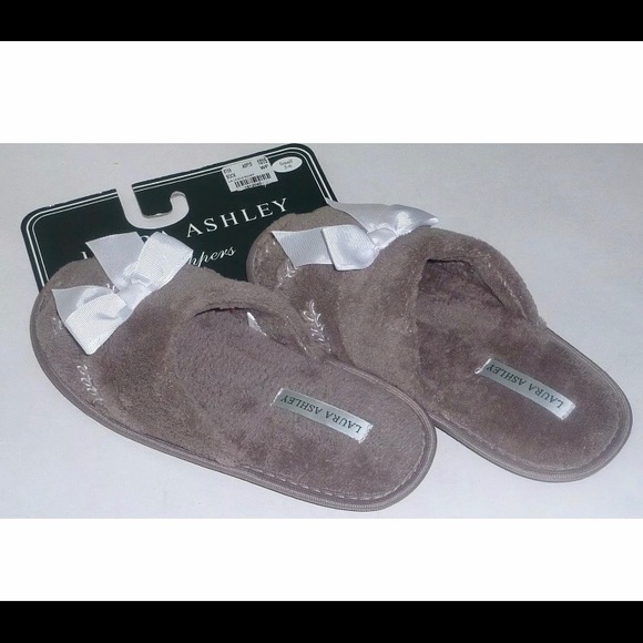 Laura Ashley Gray Women's slippers NWT Size 5/6 - Picture 5 of 5